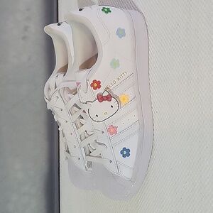 ADIDAS originals superstar hello kitty sneakers.  Youth 6 or women's 8. Sanrio